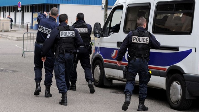 5 arrested men were planning imminent attack on France